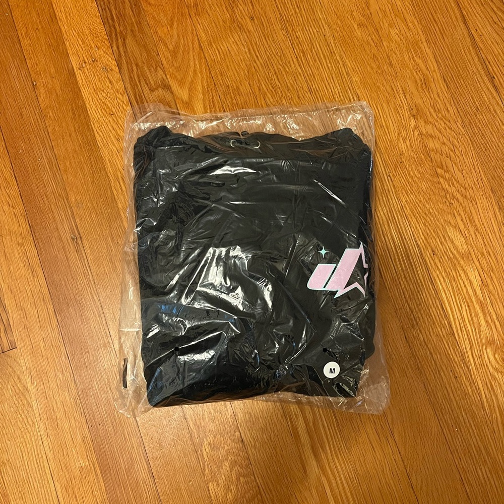 New Jeffree Star Sweat Shirt size Medium